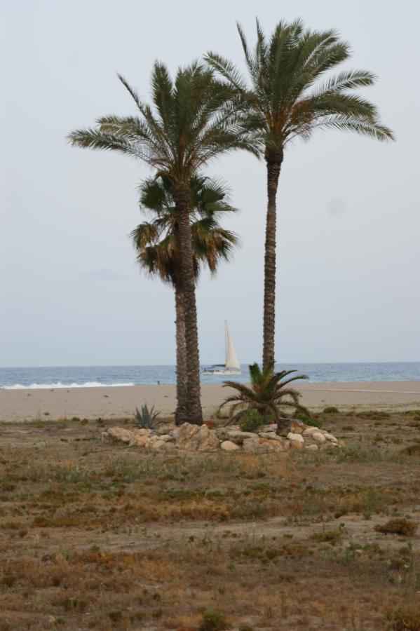 Apartamento En Vera A 300 M De La Playa, Con Patio Y Salida Directa A Calle Luaran gambar