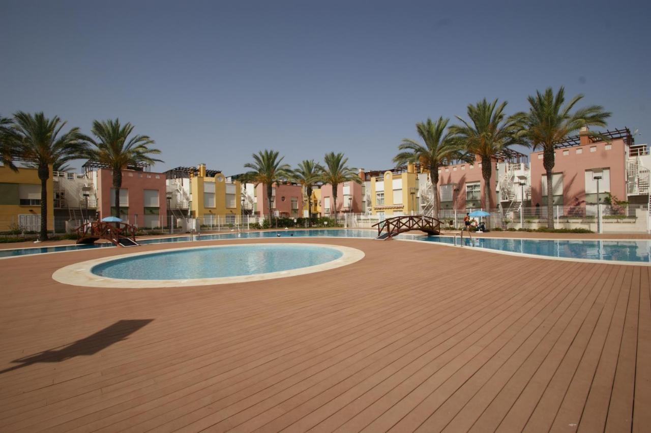 Apartamento En Vera A 300 M De La Playa, Con Patio Y Salida Directa A Calle Luaran gambar